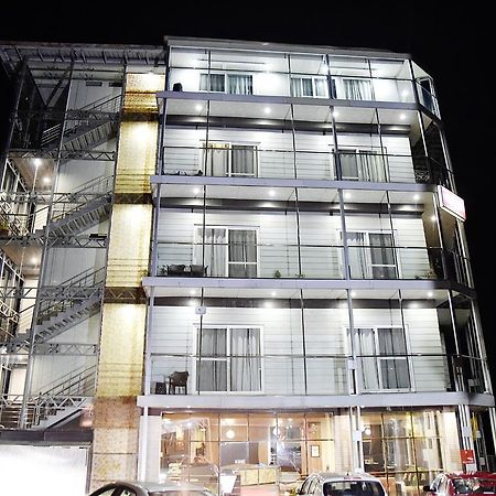 Vakratunda Hotel Dharamshala Bagian luar foto